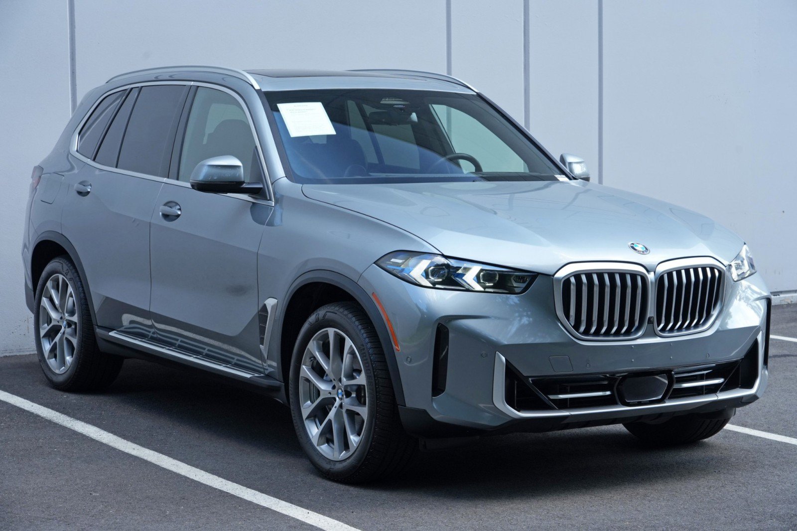 Used 2024 BMW X5 xDrive40i w/ Premium Package AWD/4WD image 56