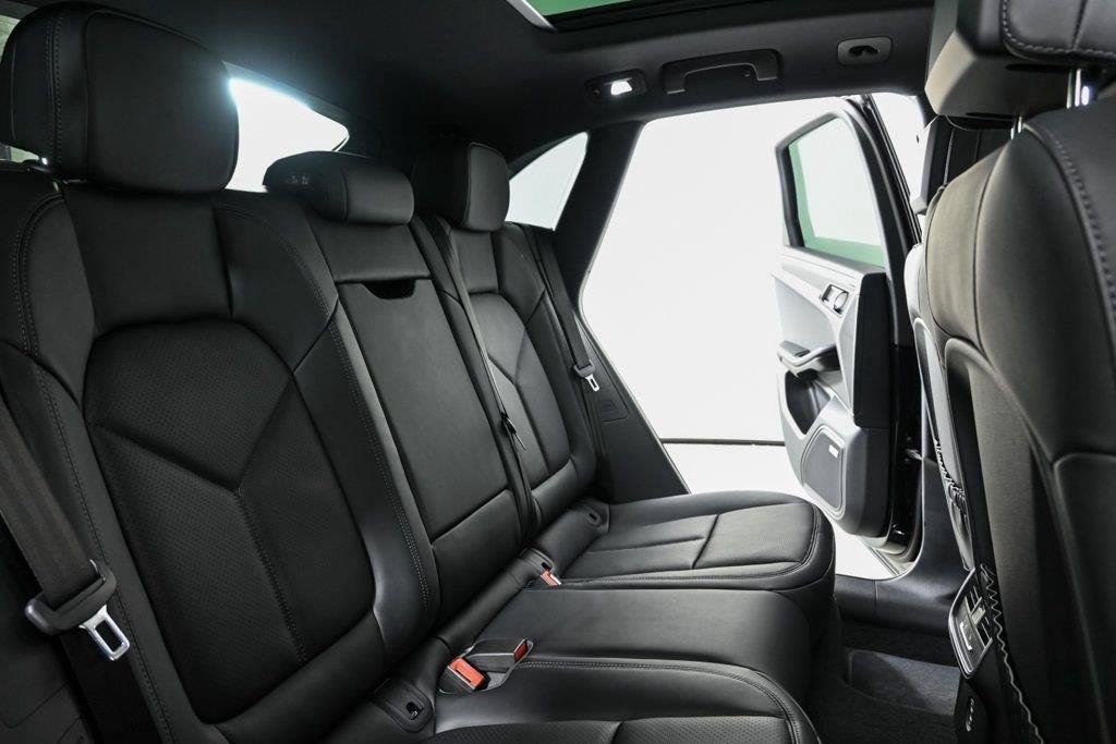 New 2026 Porsche Macan AWD/4WD image 22