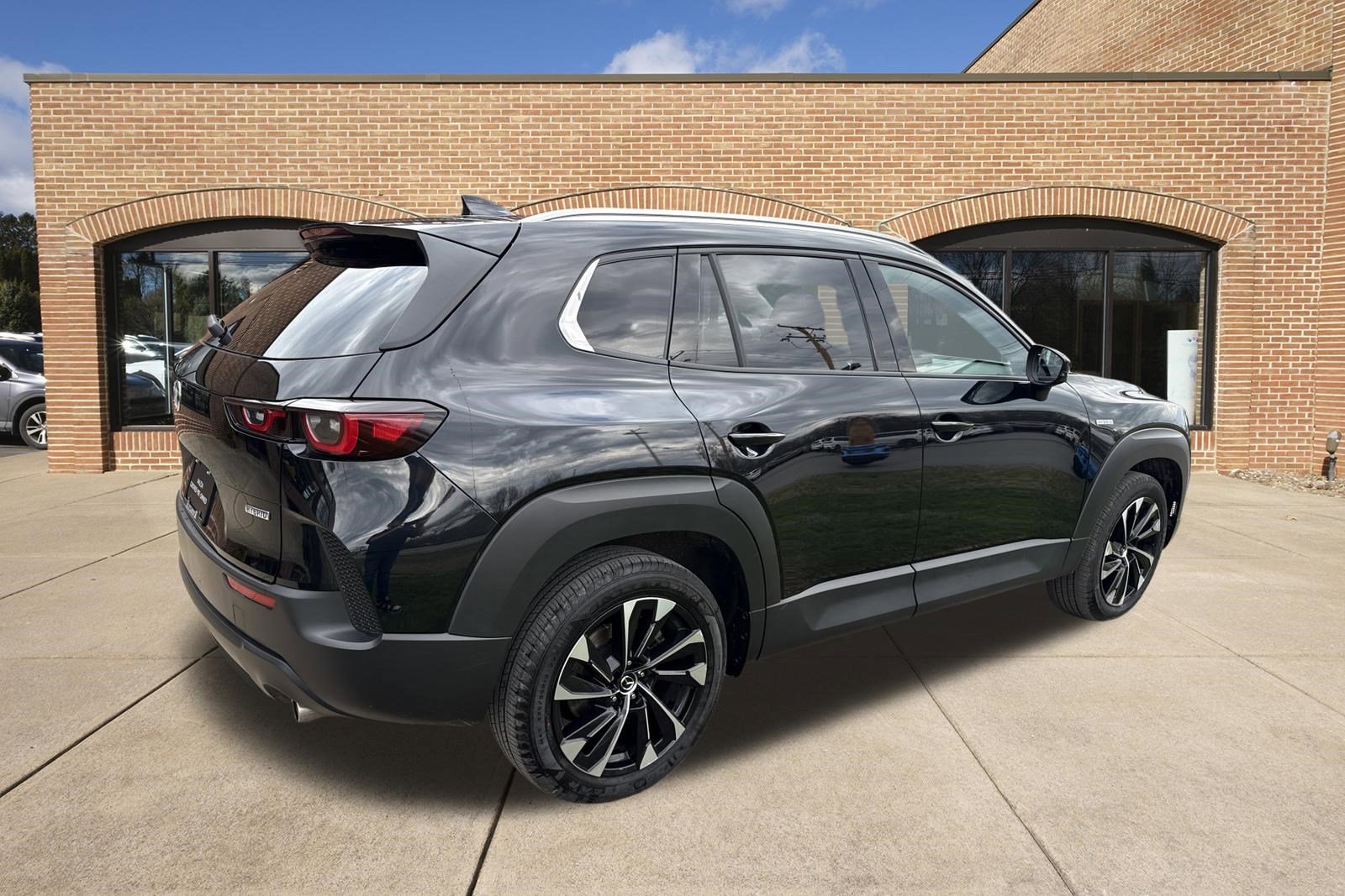 Certified 2025 MAZDA CX-50 2.5 Hybrid w/ Premium Plus Pkg image 4
