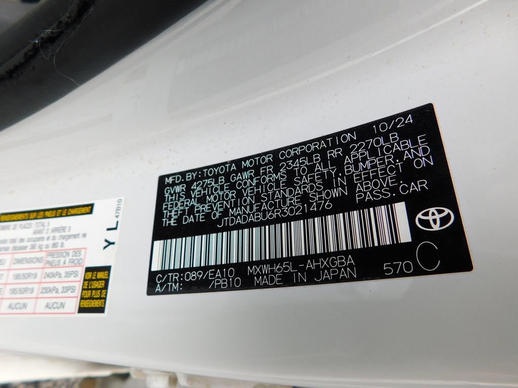 Used 2024 Toyota Prius XLE AWD/4WD image 9
