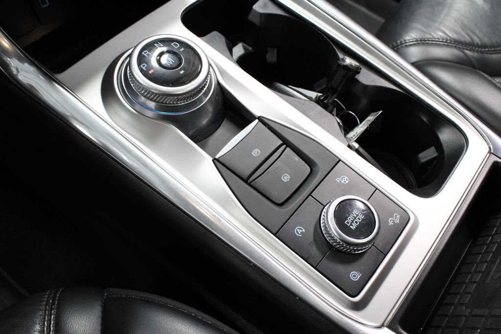 Used 2020 Ford Explorer Platinum w/ Premium Technology Package AWD/4WD image 36