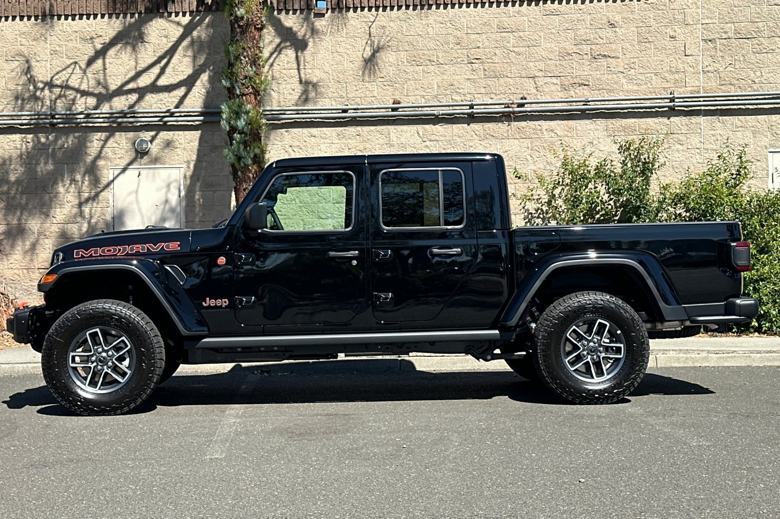 New 2026 Jeep Gladiator Mojave AWD/4WD image 6