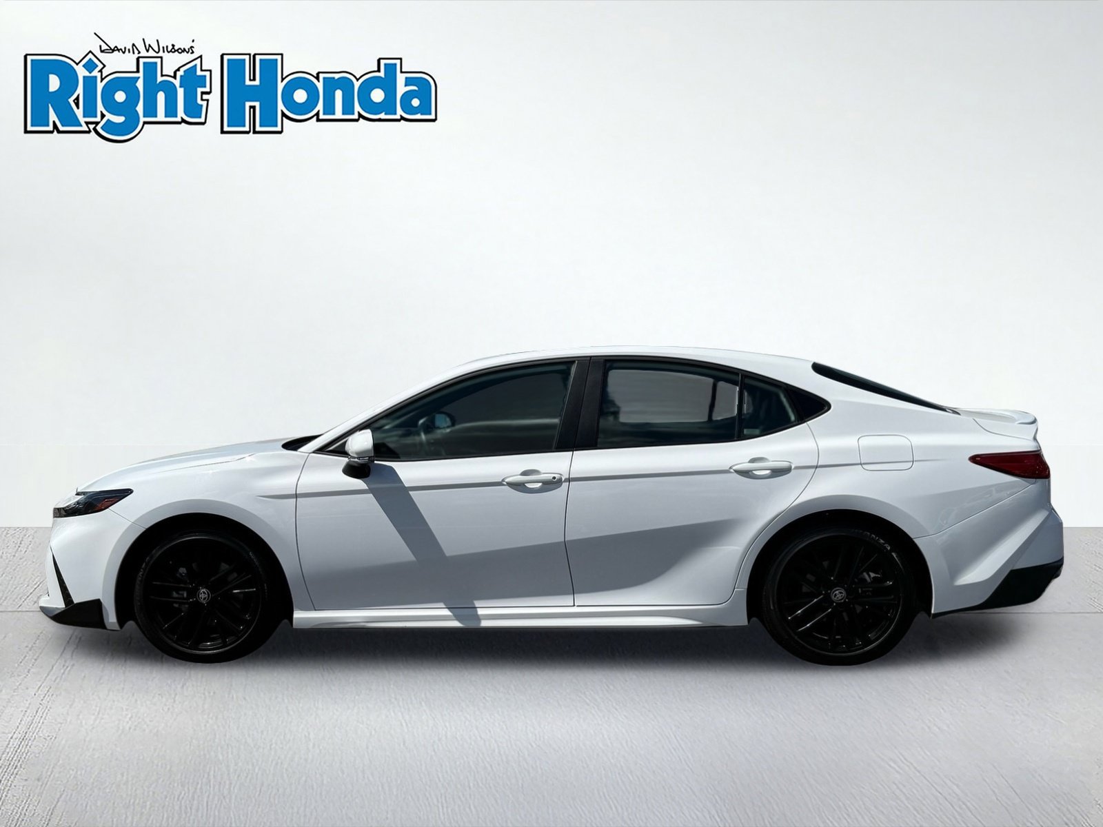Used 2026 Toyota Camry SE w/ Convenience Package FWD image 3