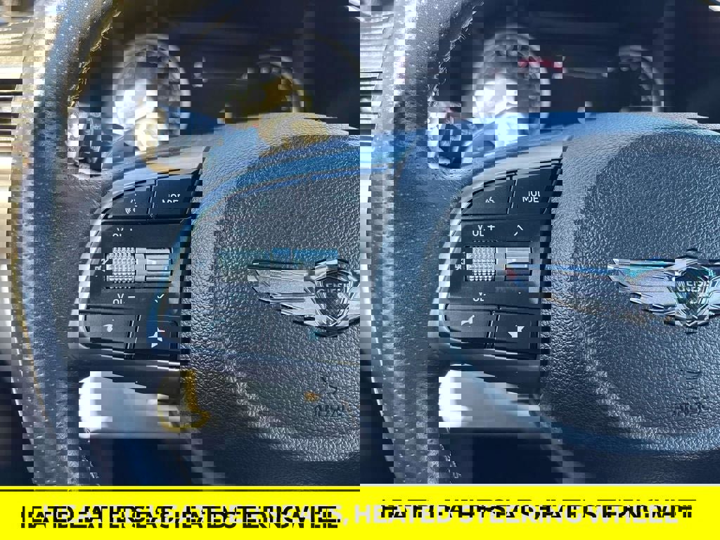 Used 2023 Genesis G70 2.0T image 15