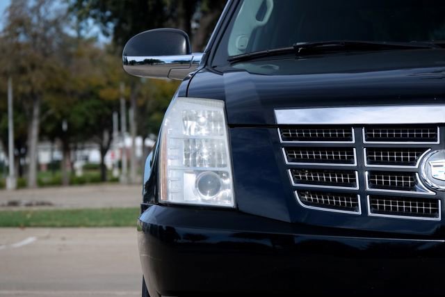 Used 2007 Cadillac Escalade 2WD w/ Information Package image 6