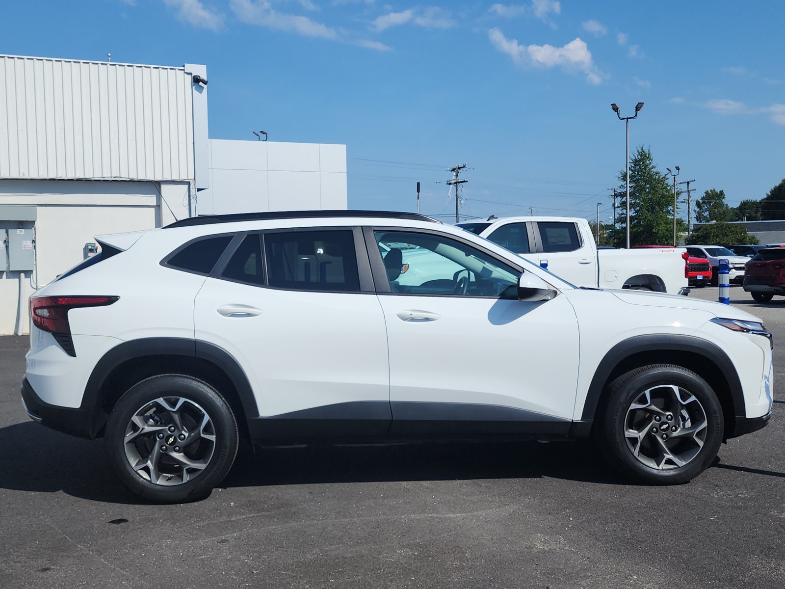 Used 2025 Chevrolet Trax LT w/ Driver Confidence Package FWD image 6