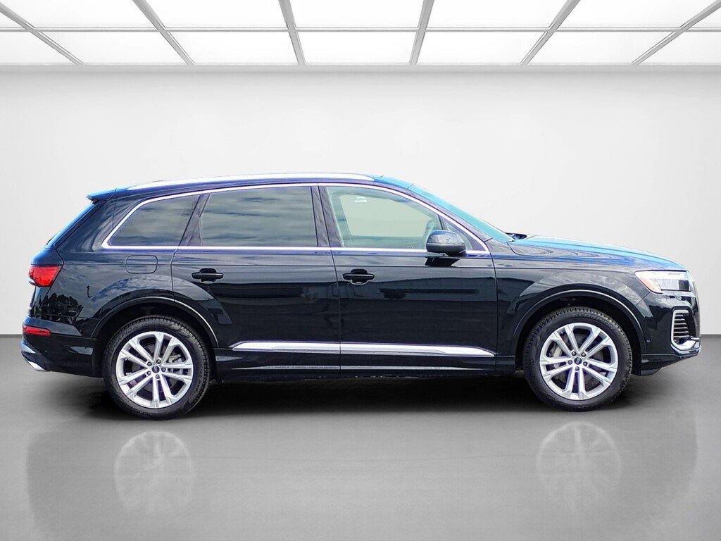 Used 2025 Audi Q7 3.0T Premium Plus AWD/4WD image 6