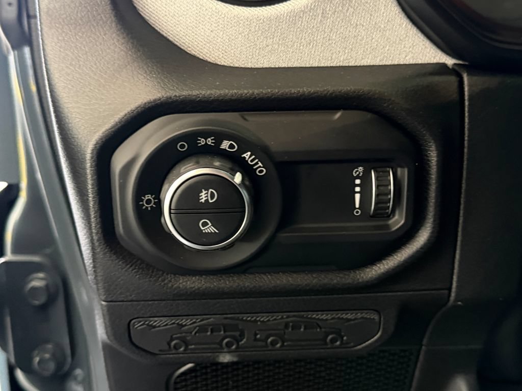 Used 2026 Jeep Gladiator Sport AWD/4WD image 24