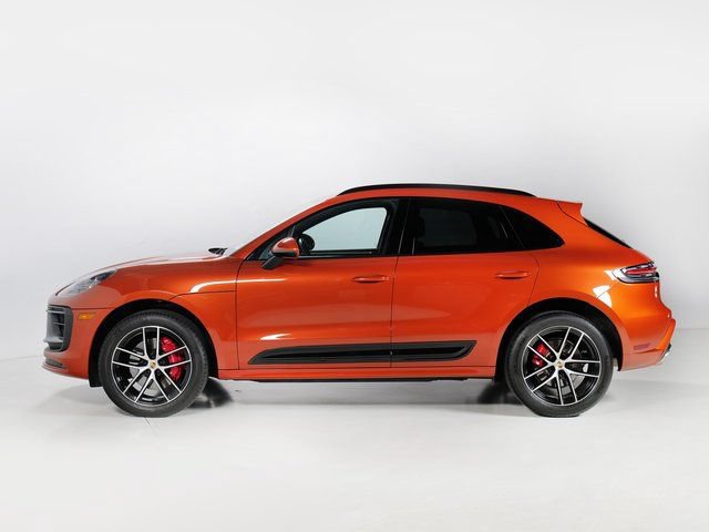 Certified 2024 Porsche Macan S AWD/4WD image 2