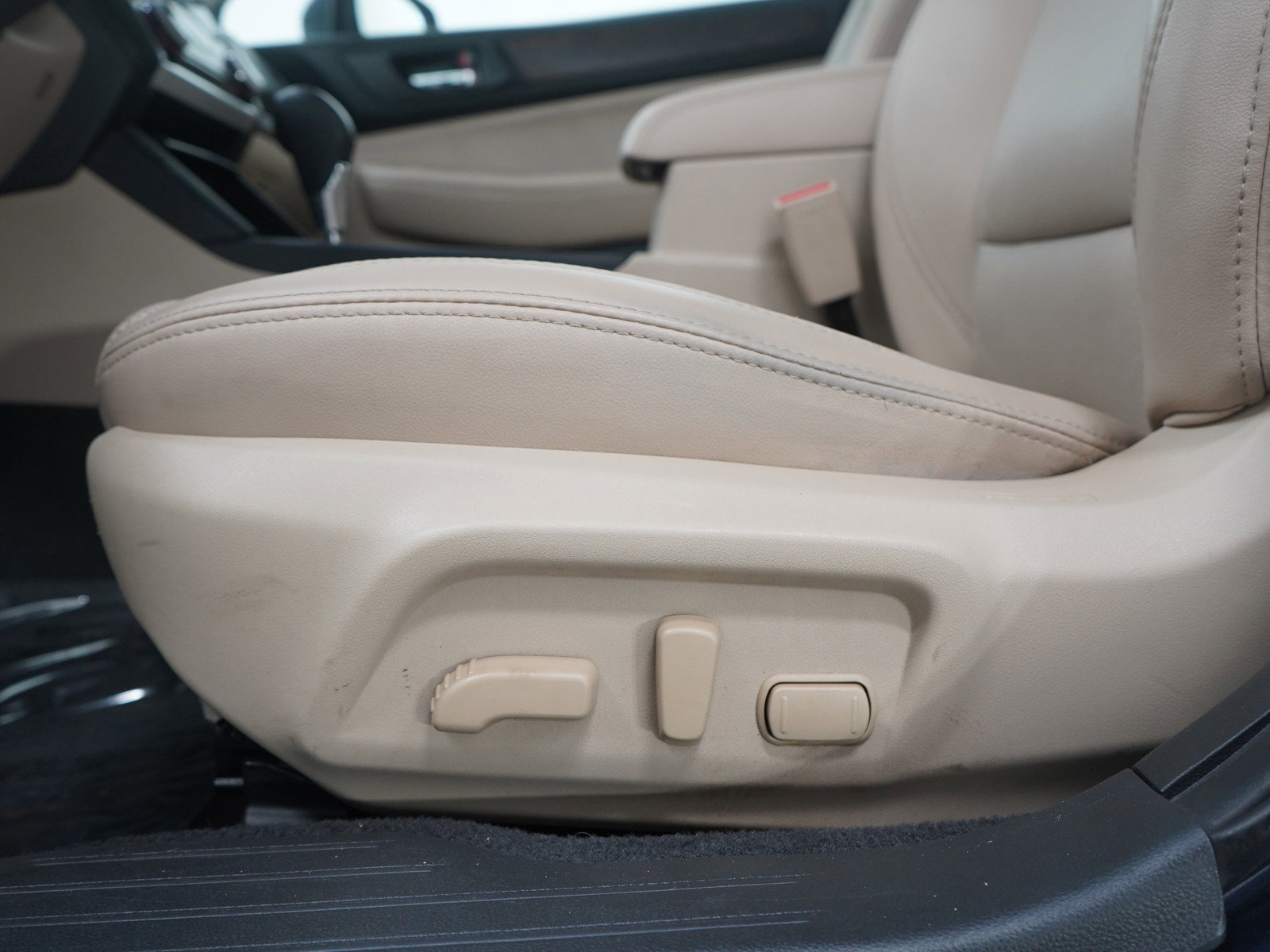 Used 2018 Subaru Outback 3.6R Limited image 22