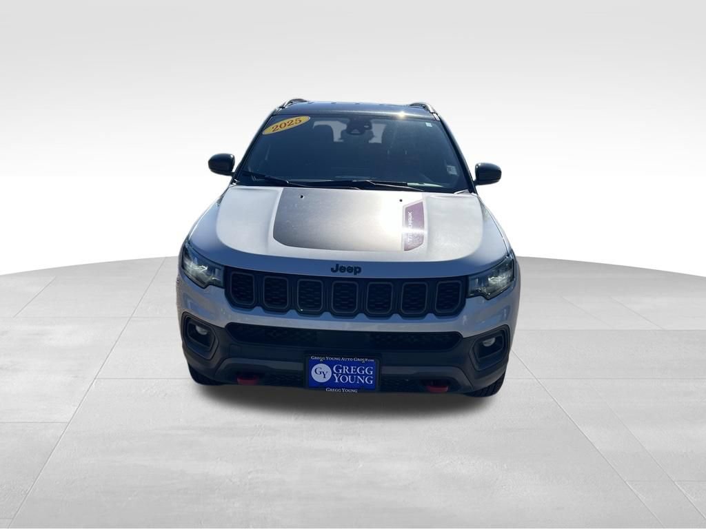Used 2025 Jeep Compass Trailhawk AWD/4WD image 10
