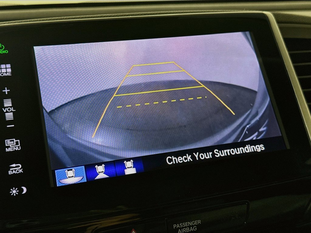 Used 2016 Honda Pilot Touring image 17