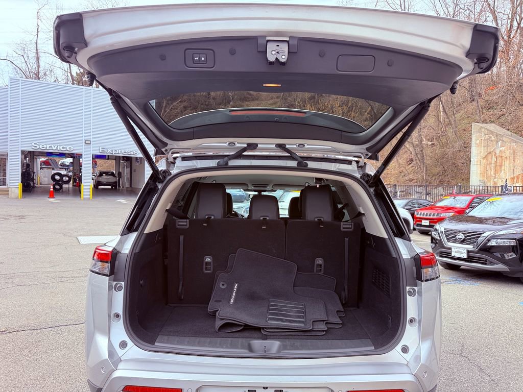 Used 2023 Nissan Pathfinder SL image 33