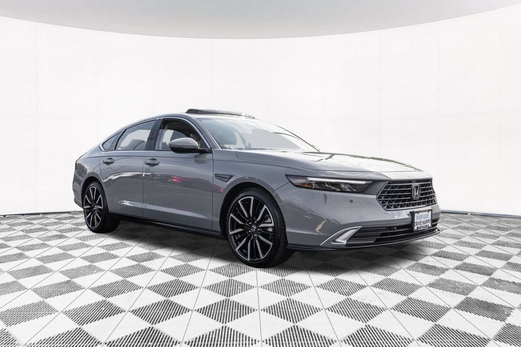 Used 2024 Honda Accord Touring image 11