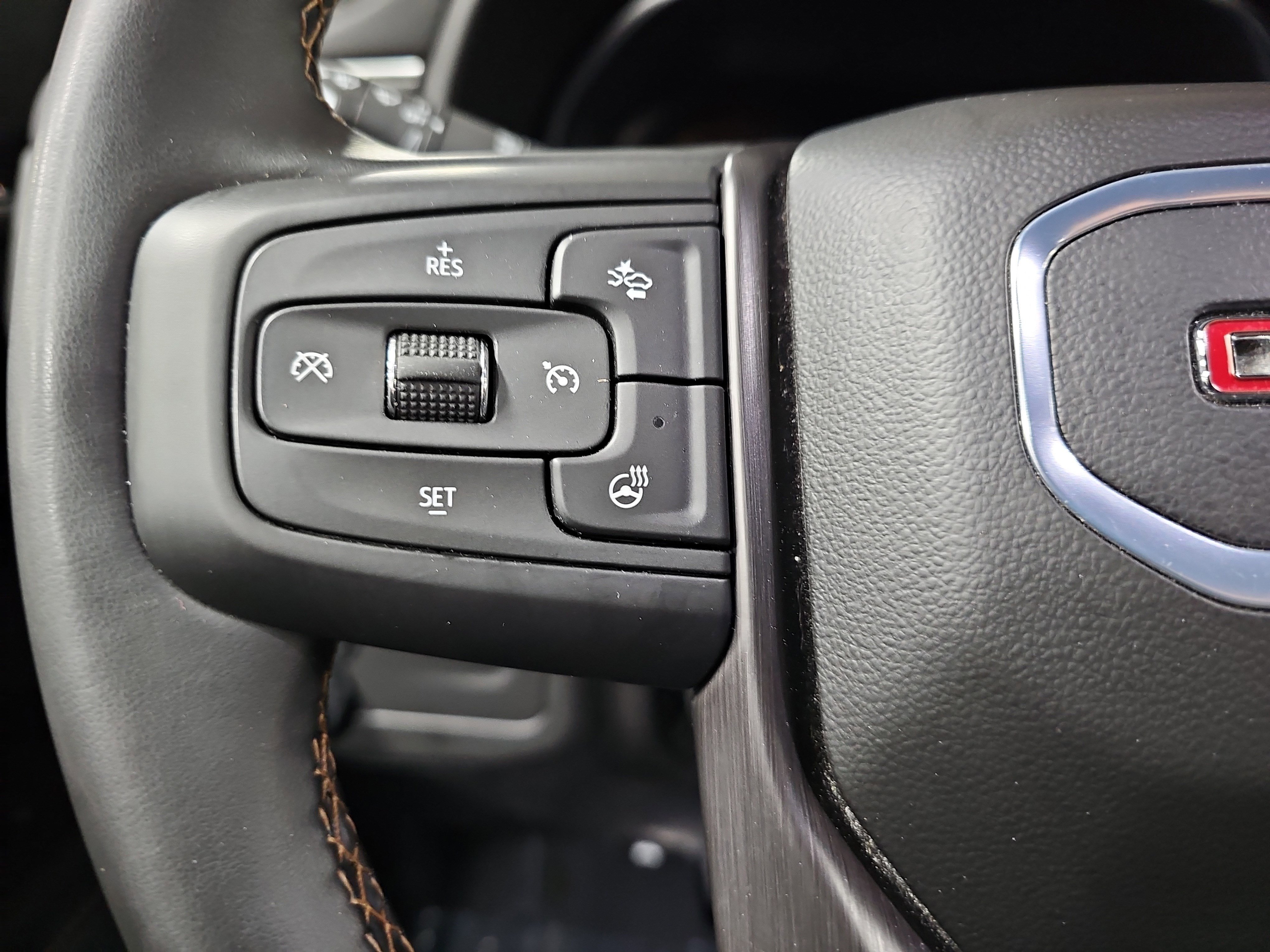 Used 2024 GMC Yukon XL AT4 w/ AT4 Premium Package AWD/4WD image 19