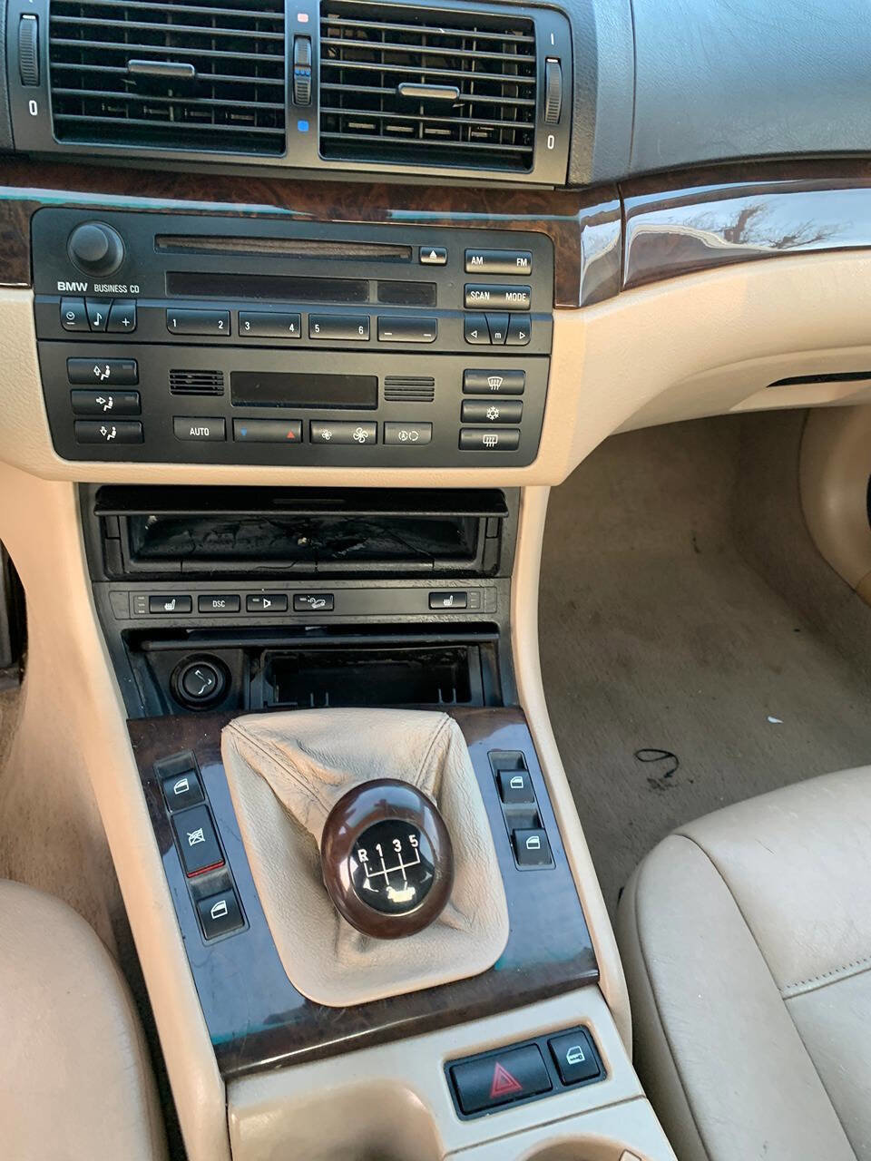 Used 2002 BMW 330xi Sedan image 5