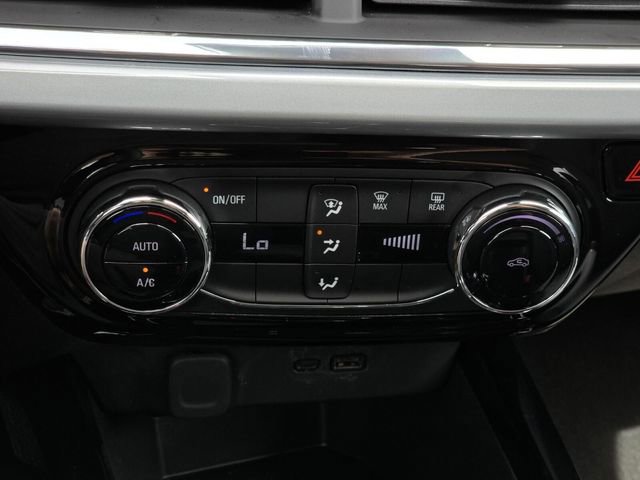 Used 2025 Chevrolet Trax LT FWD image 24