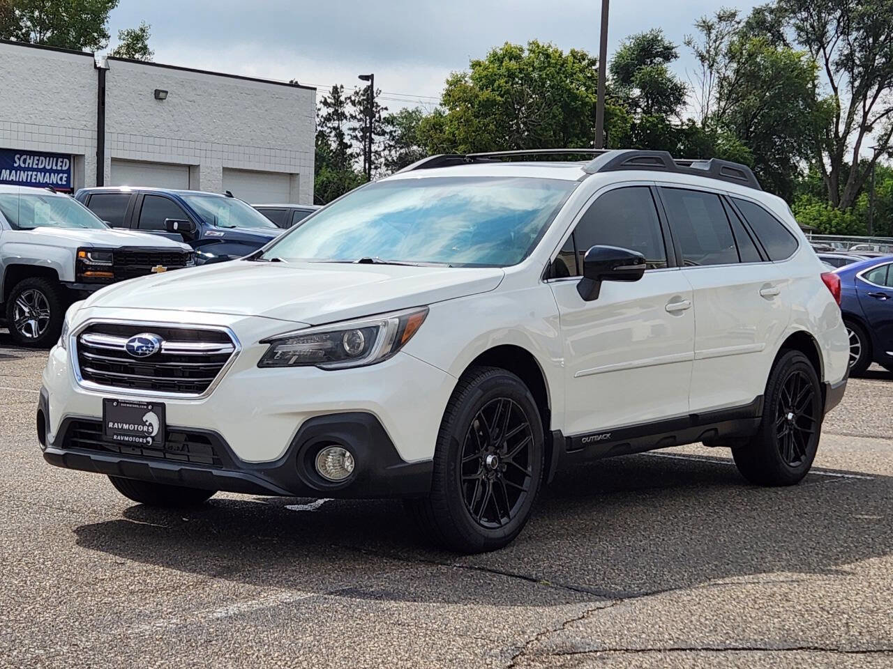 Used 2018 Subaru Outback 3.6R Limited image 2
