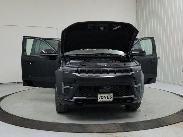 New 2026 Jeep Grand Wagoneer Limited w/ HD Trailer Tow Package image 10