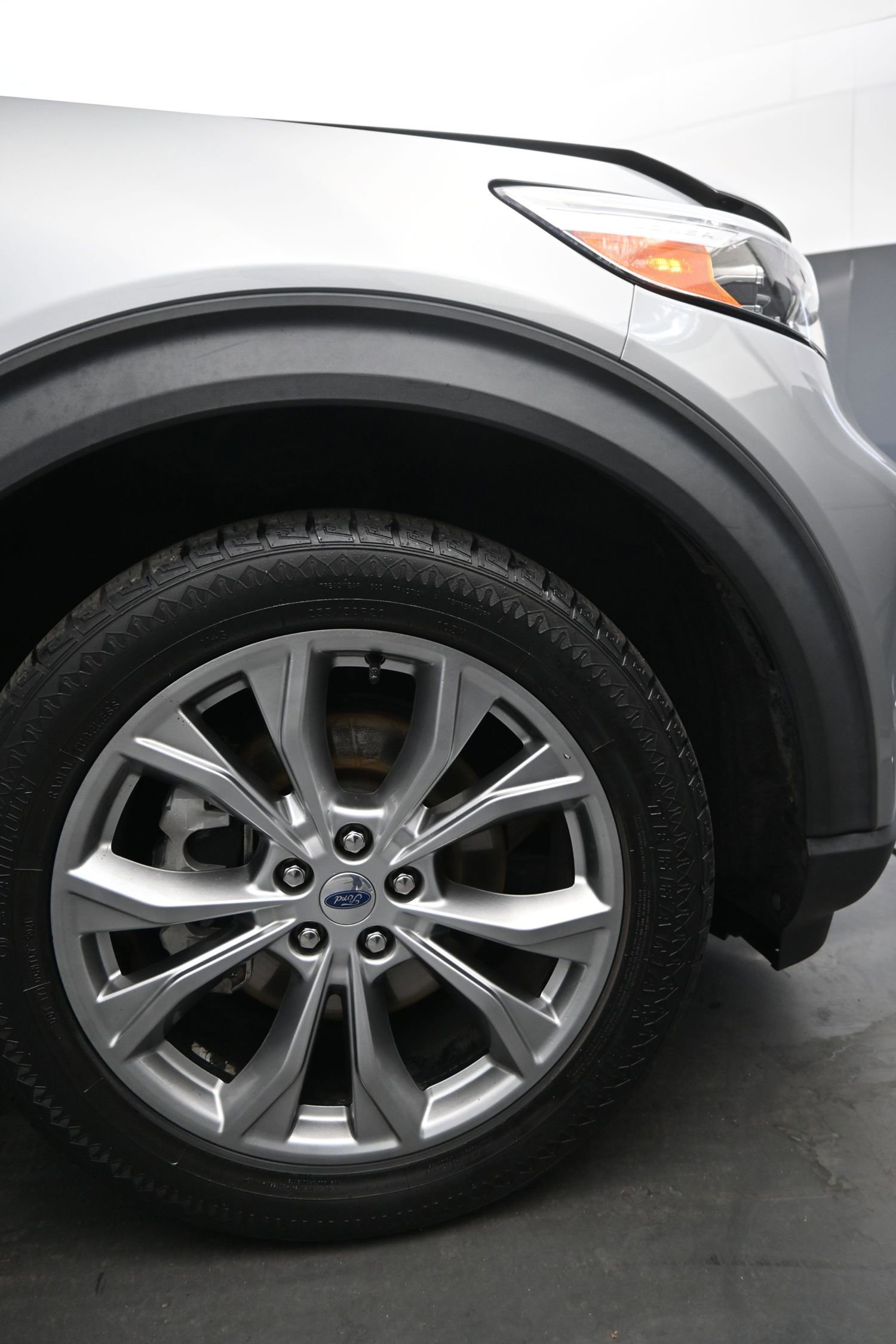 Used 2021 Ford Explorer Limited w/ Equipment Group 301A image 22