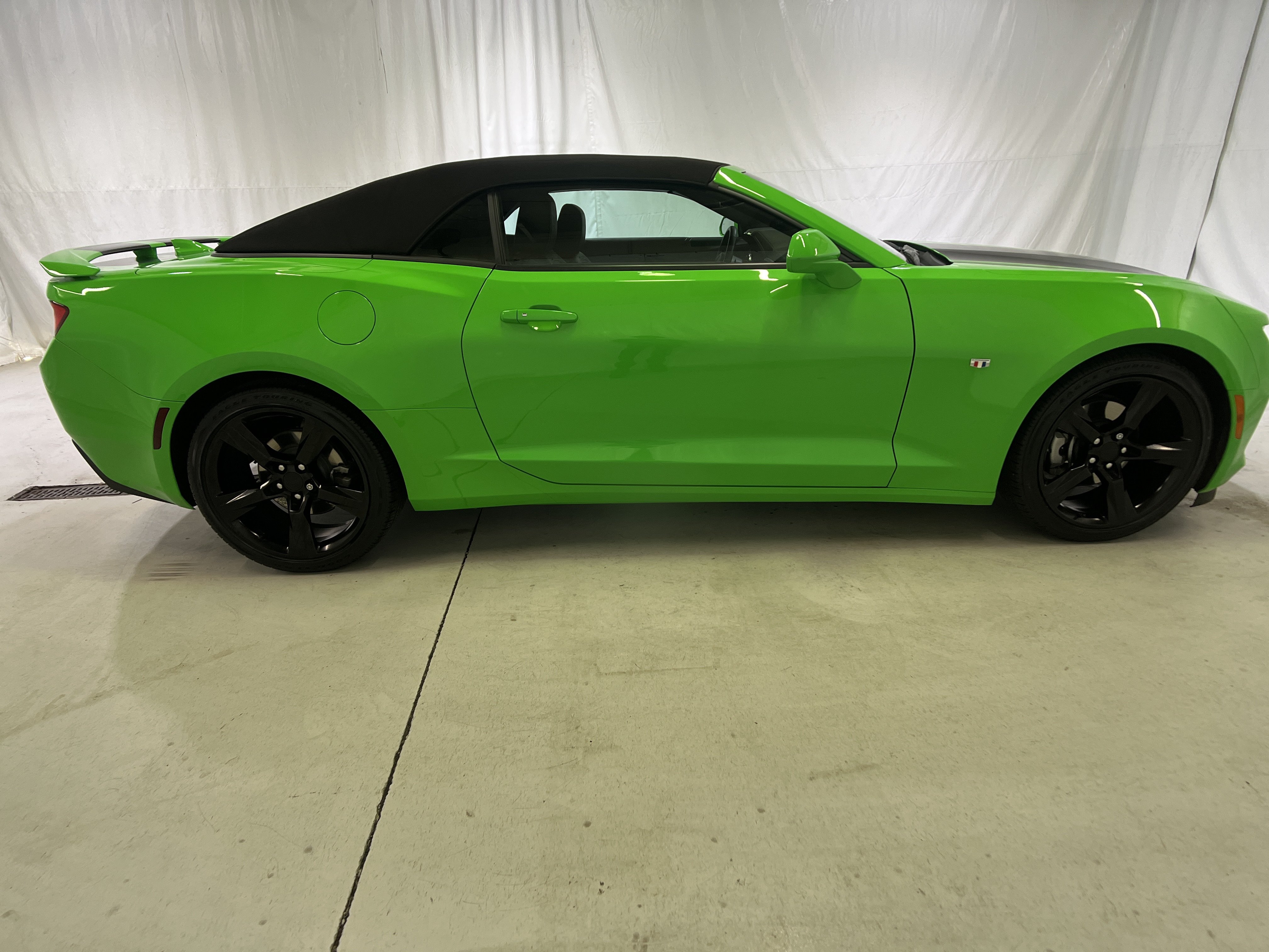 Used 2017 Chevrolet Camaro LT RWD image 12