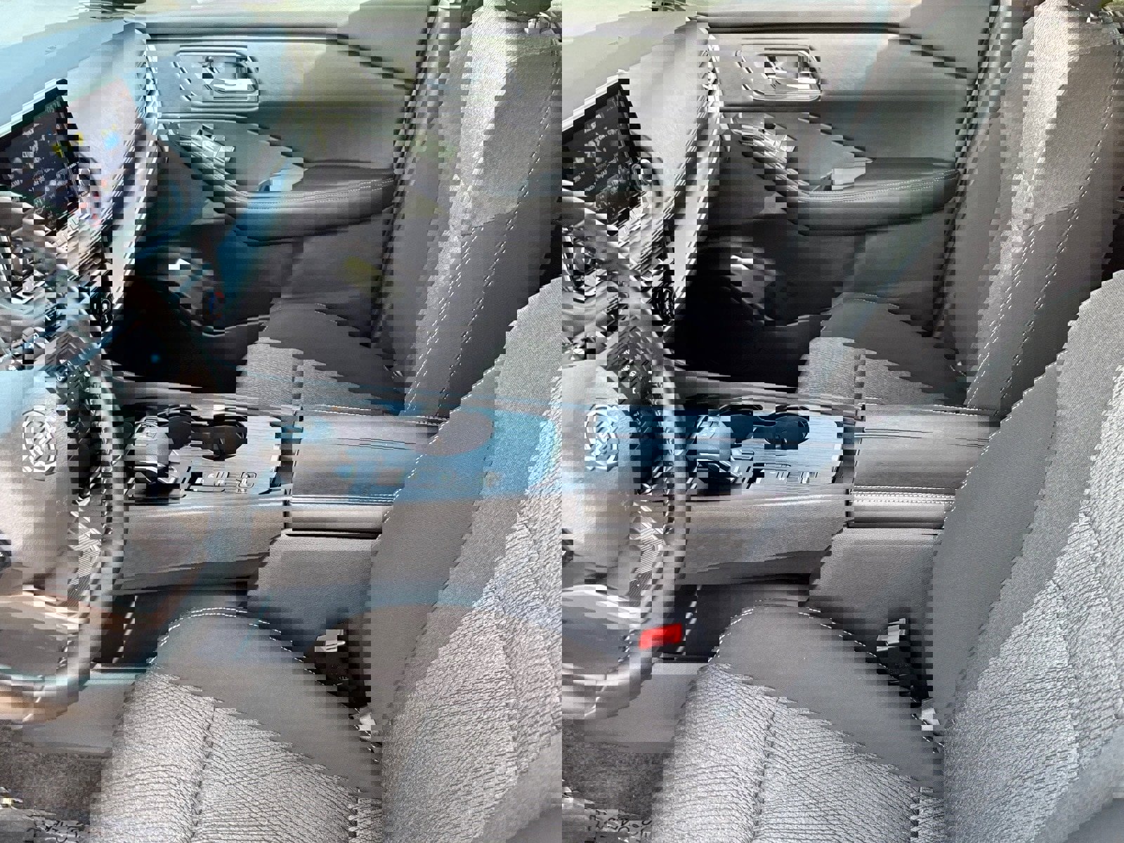 Certified 2025 Nissan Rogue SV image 17