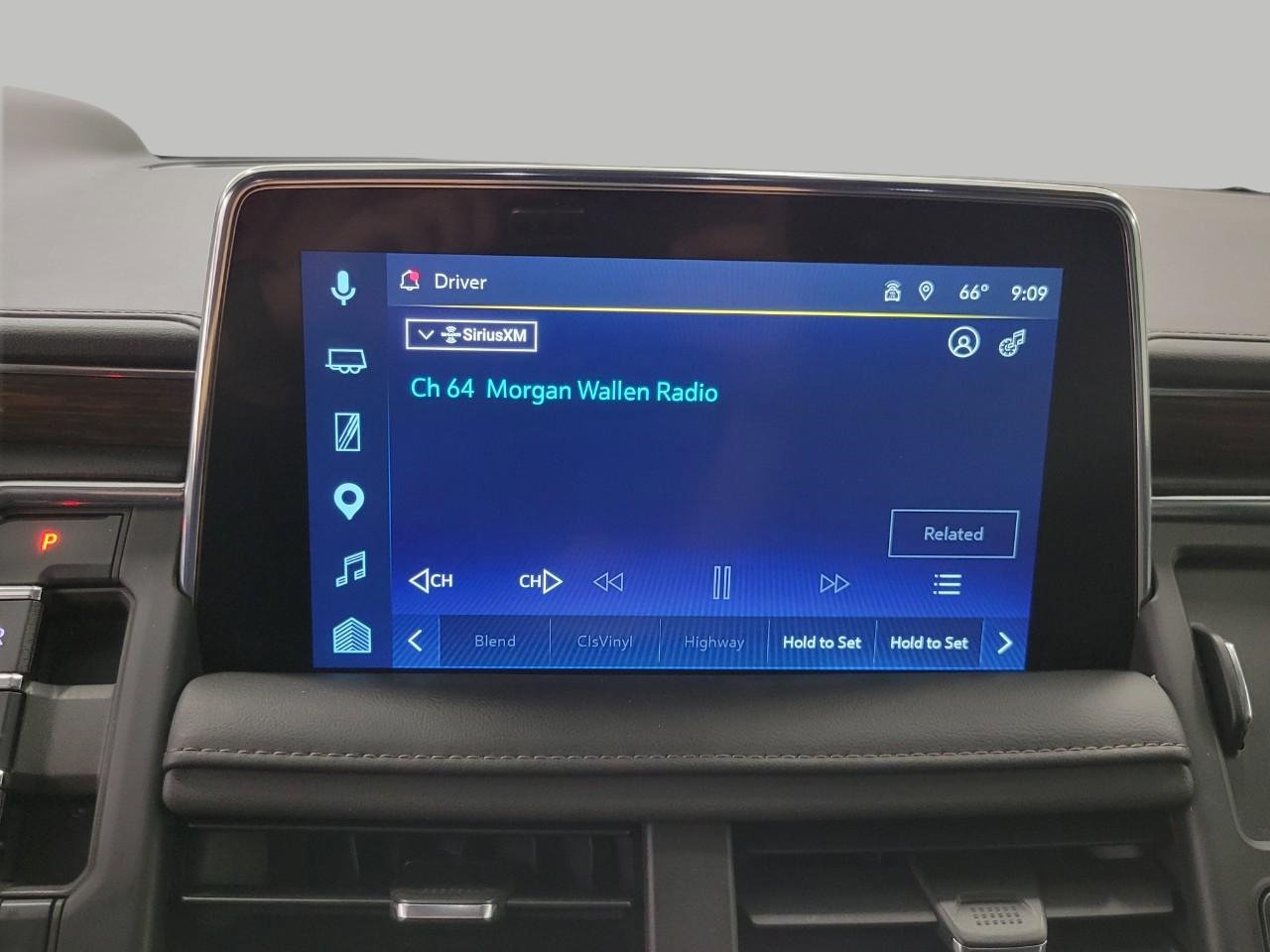 Used 2023 Chevrolet Suburban High Country AWD/4WD image 7