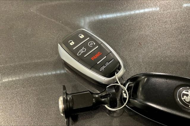 Used 2022 Alfa Romeo Stelvio Veloce image 11