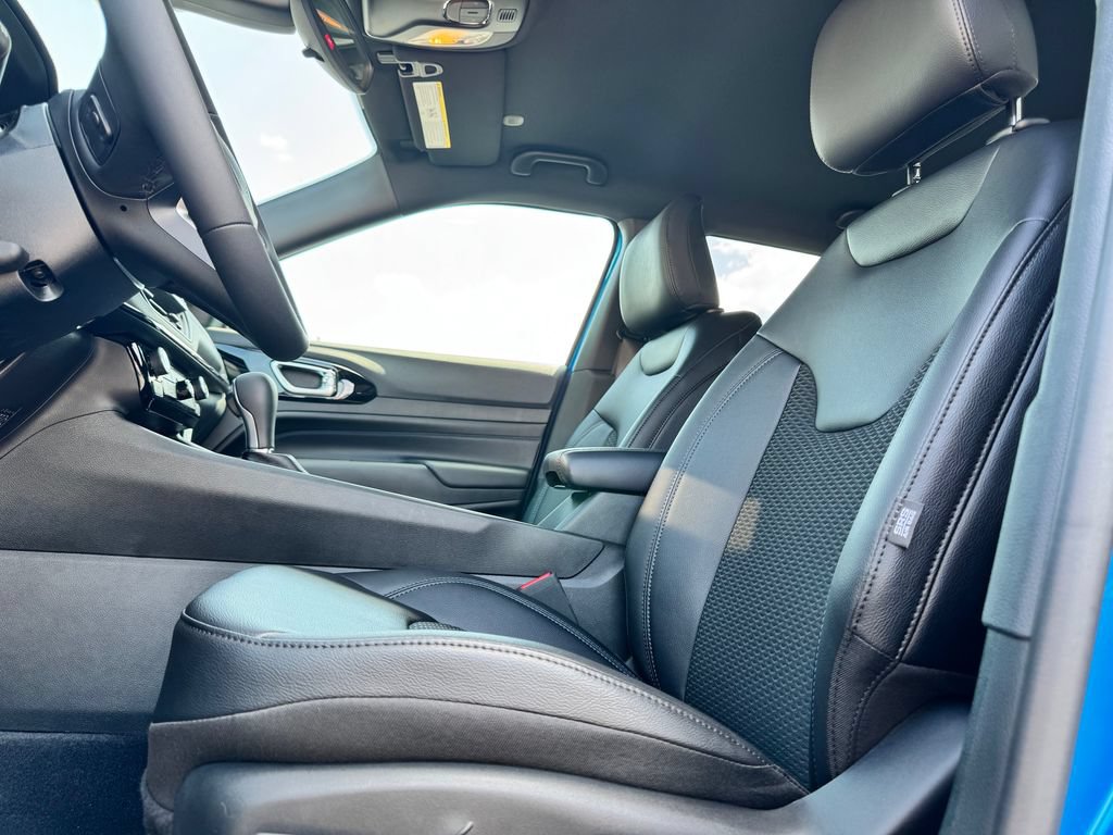 New 2026 Jeep Compass Latitude AWD/4WD image 17