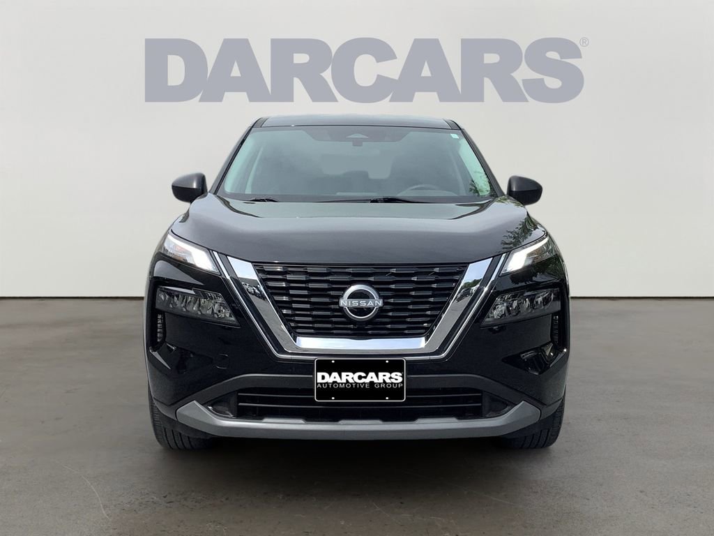 Used 2023 Nissan Rogue S image 2