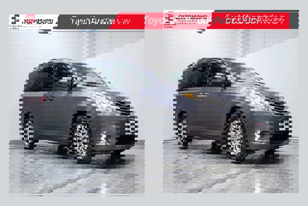 Used 2017 Toyota Sienna XLE