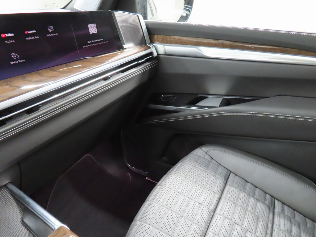Used 2026 Cadillac Escalade Platinum Sport w/ LPO, Floor Liner Package AWD/4WD image 25