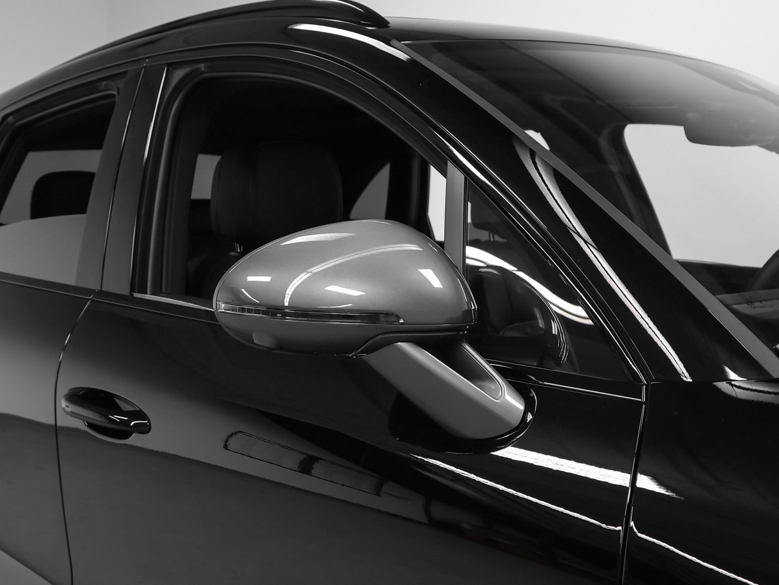 New 2026 Porsche Macan Turbo AWD/4WD image 14