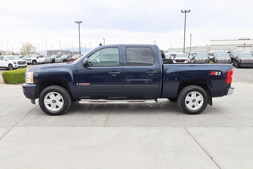 Used 2007 Chevrolet Silverado 1500 LTZ w/ Max Trailering Pack image 3