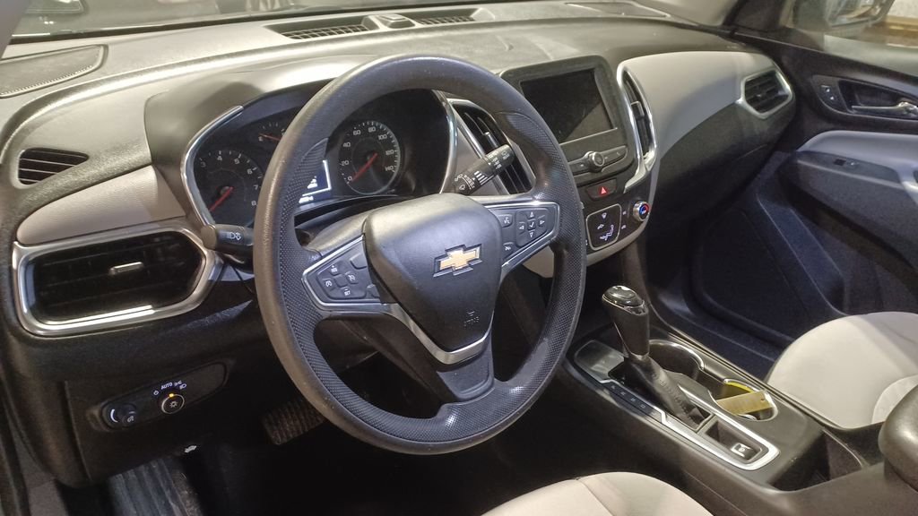 Used 2019 Chevrolet Equinox LS image 4