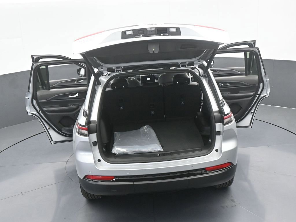 New 2025 Jeep Grand Cherokee Altitude image 62