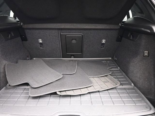 Used 2023 Volvo XC40 B5 Plus w/ Protection Package Premier image 28