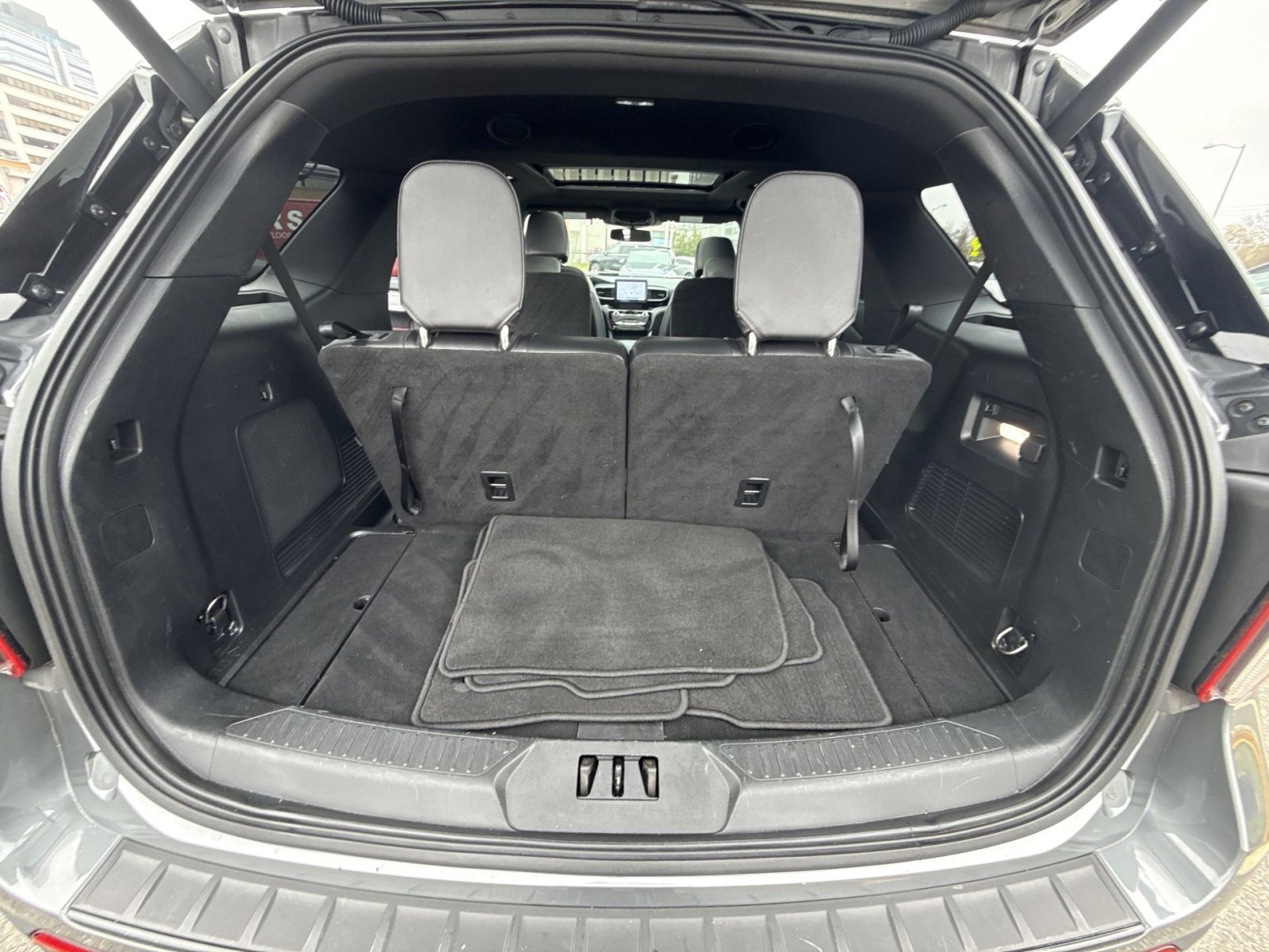 Used 2023 Ford Explorer ST-Line w/ Class IV Trailer Tow Package image 24