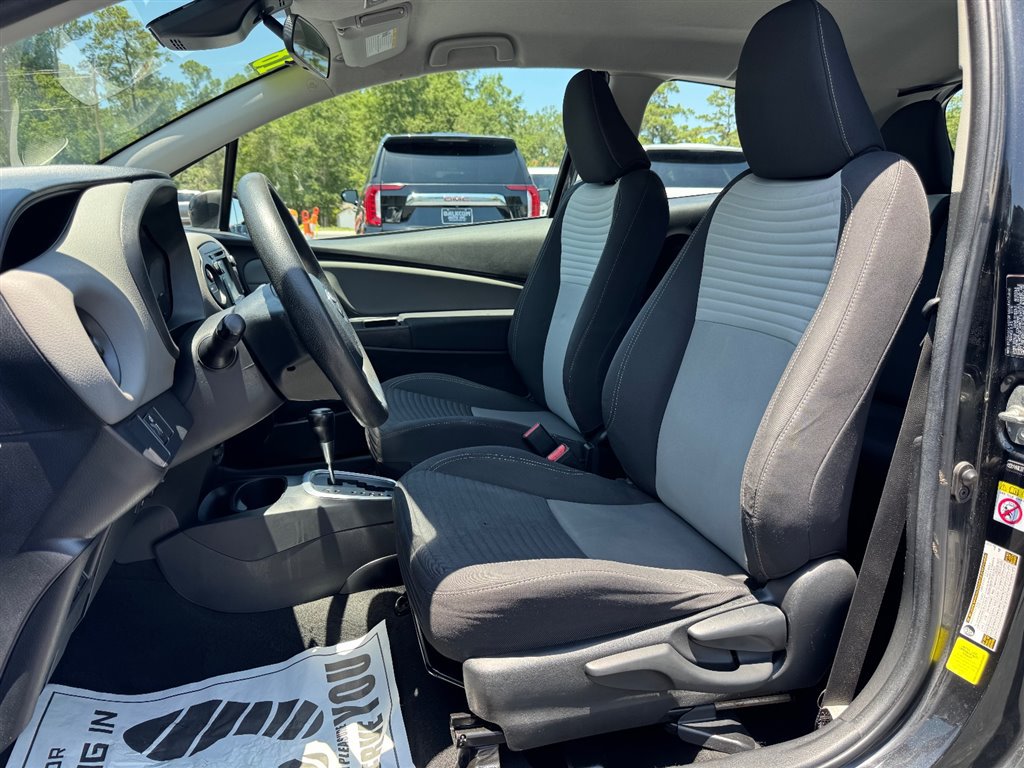 Used 2018 Toyota Yaris L FWD image 16