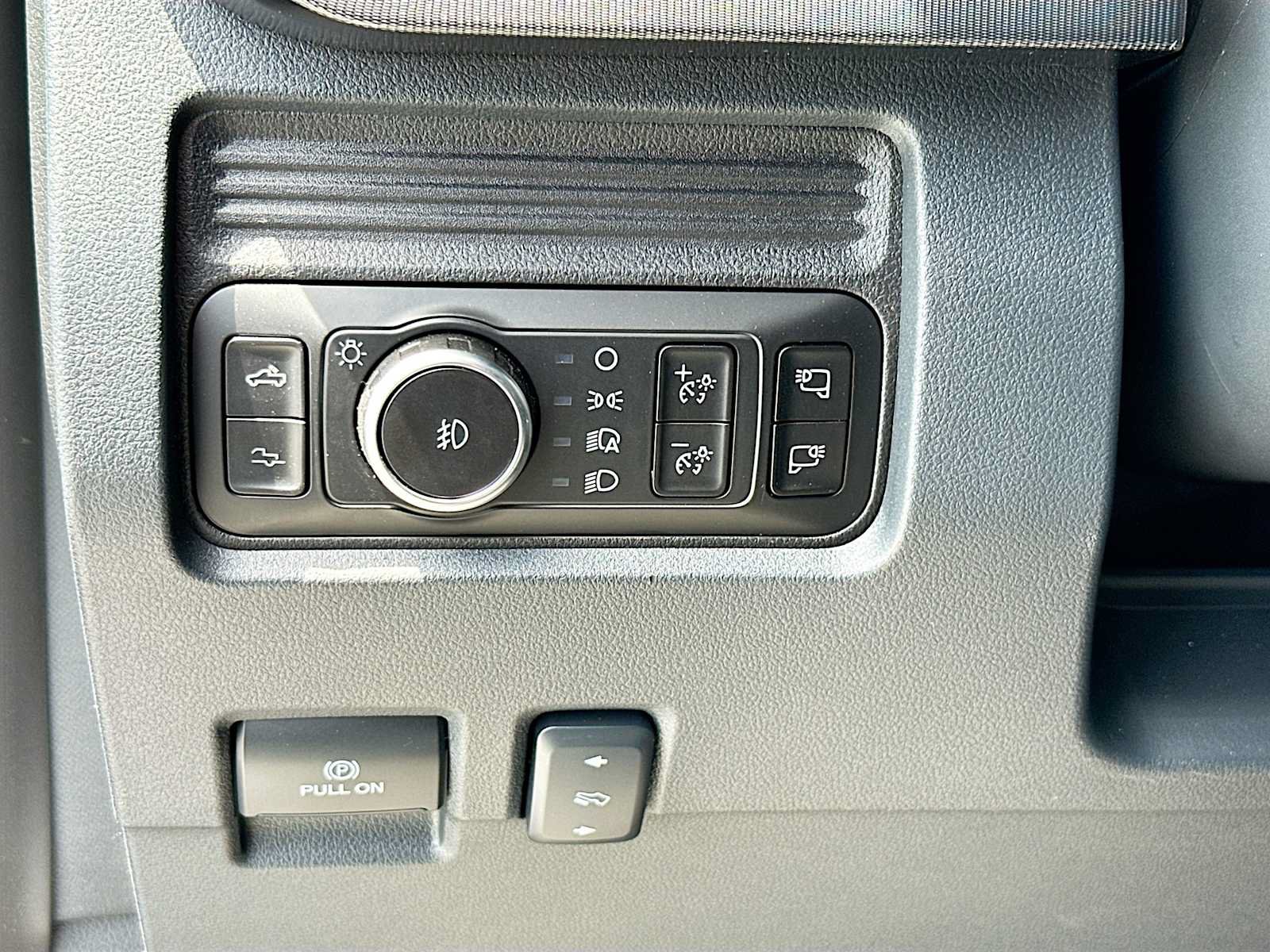 Used 2026 Ford F250 Platinum AWD/4WD image 10