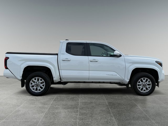 Used 2024 Toyota Tacoma SR5 AWD/4WD image 7