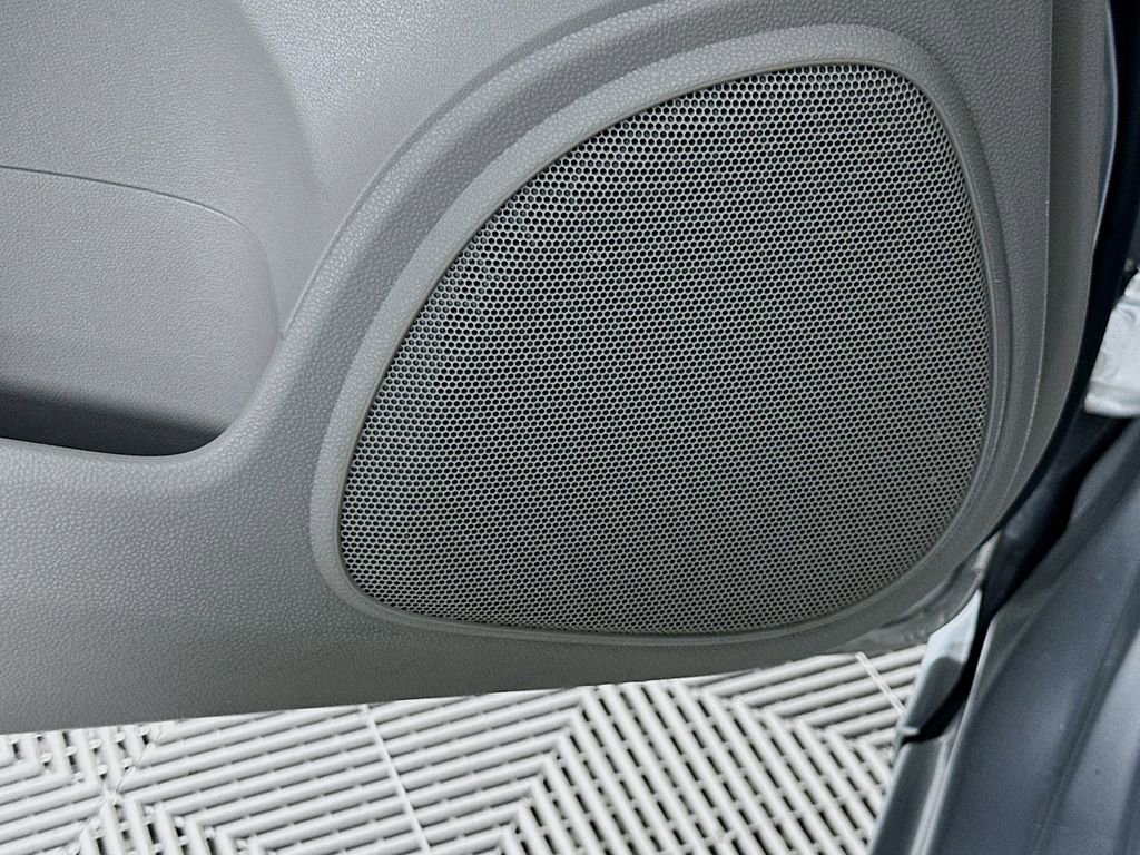 Used 2010 Honda Insight EX image 17