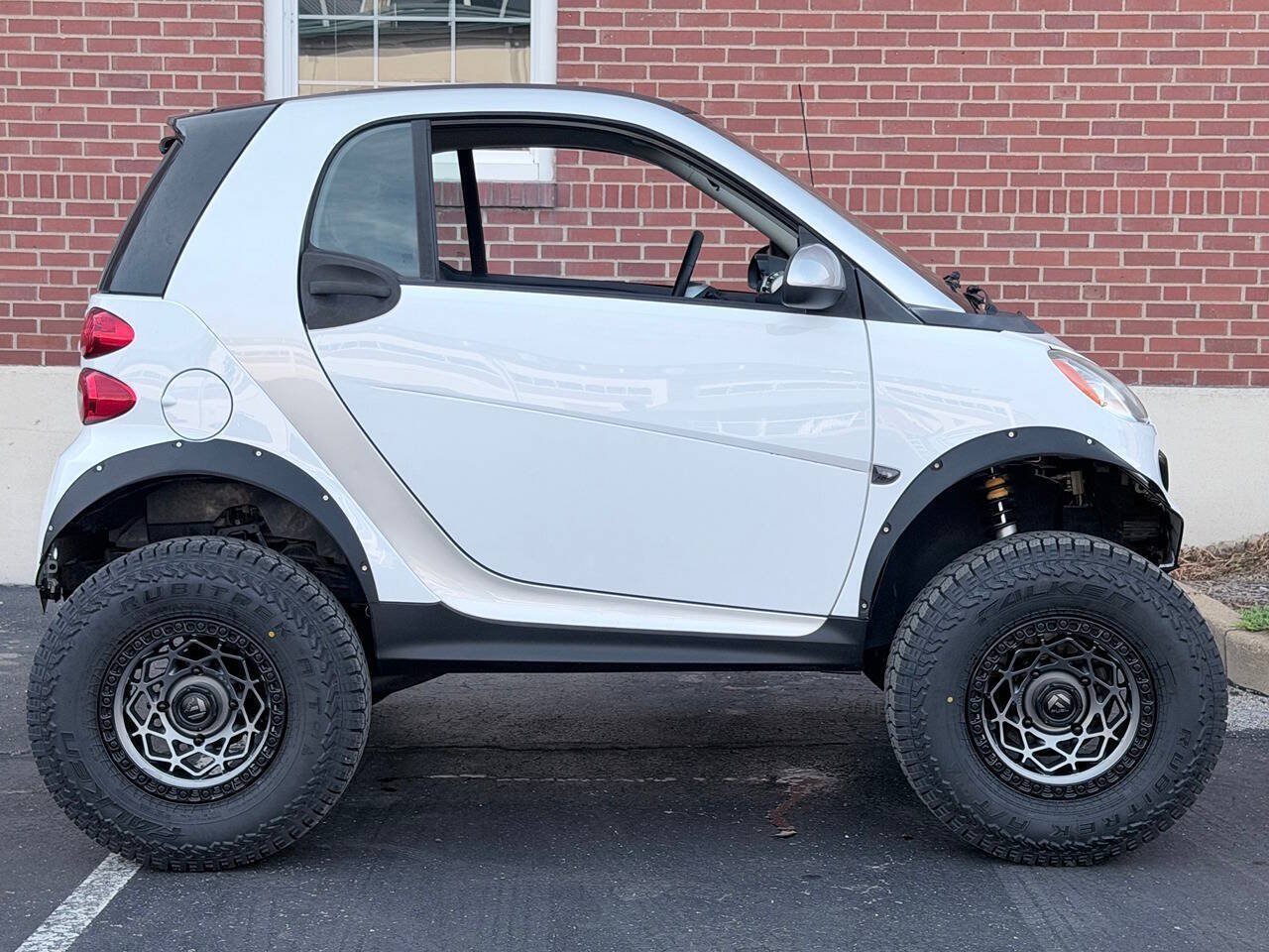 Used 2015 smart fortwo pure RWD image 7