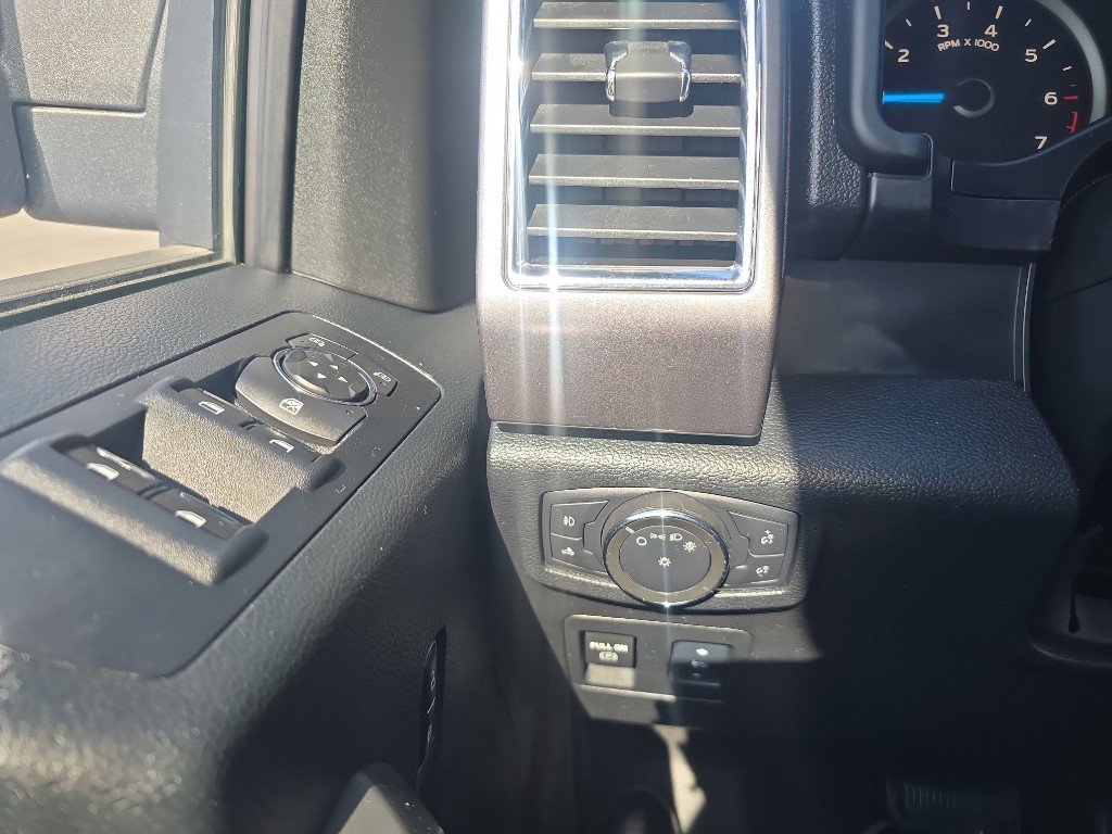 Used 2016 Ford F150 XLT w/ Equipment Group 302A Luxury image 23