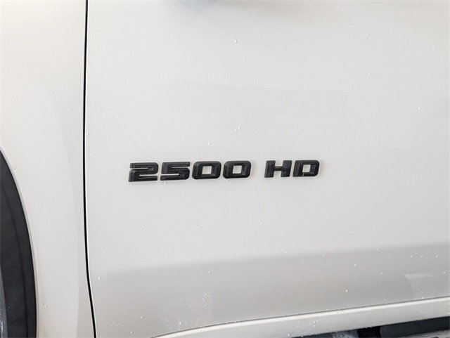 Used 2022 Chevrolet Silverado 2500 Custom w/ Custom Value Package image 4