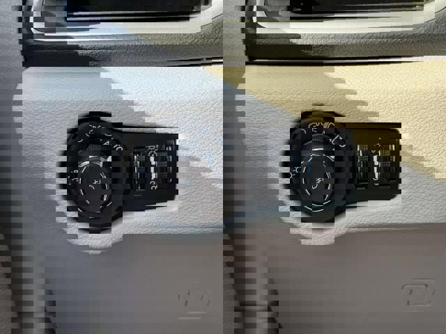 Used 2023 Chrysler Pacifica Touring-L image 19