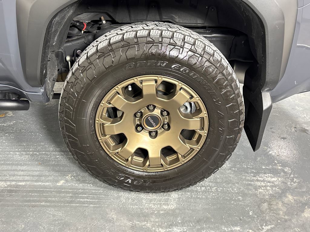 Used 2025 Toyota 4Runner Trailhunter AWD/4WD image 35