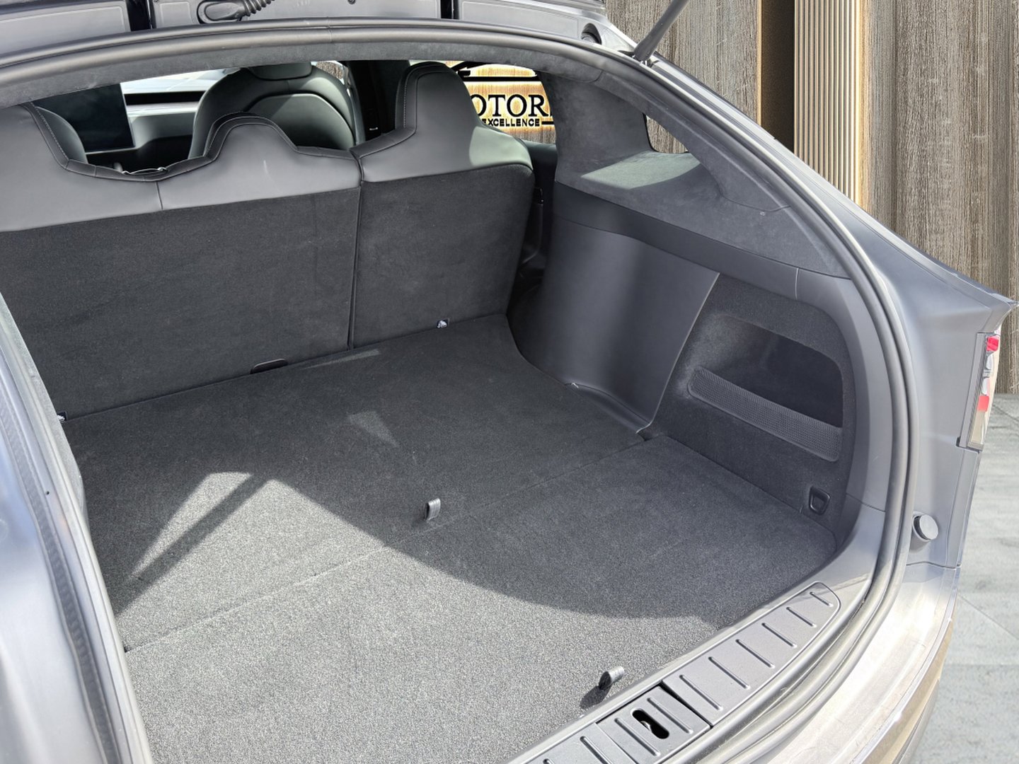 Used 2024 Tesla Model X Long Range image 19