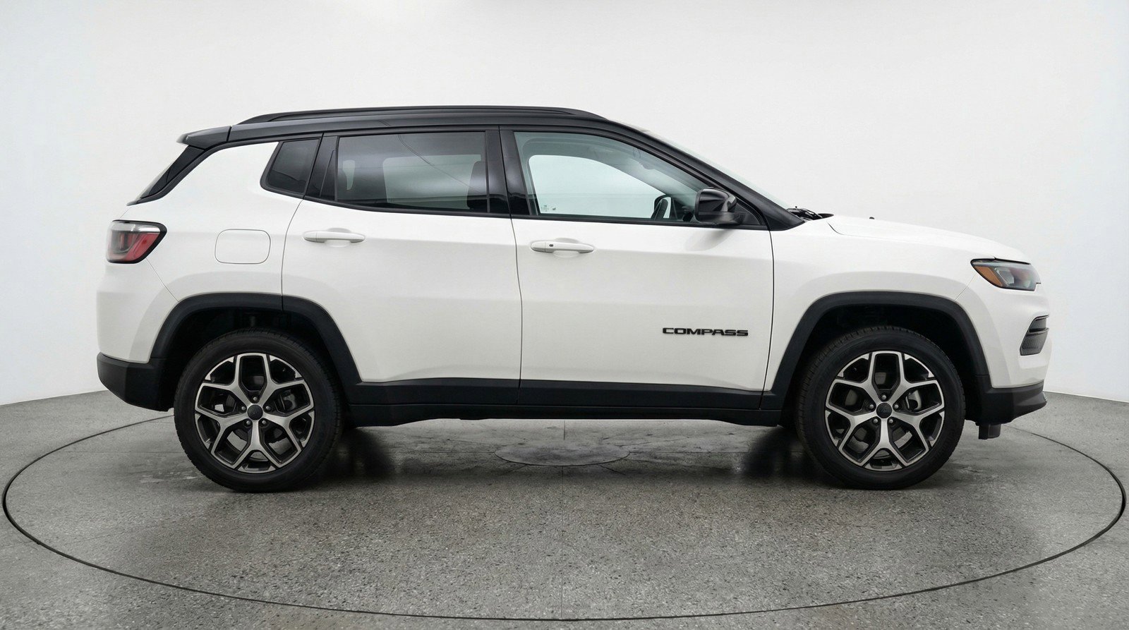 Used 2025 Jeep Compass Limited image 11