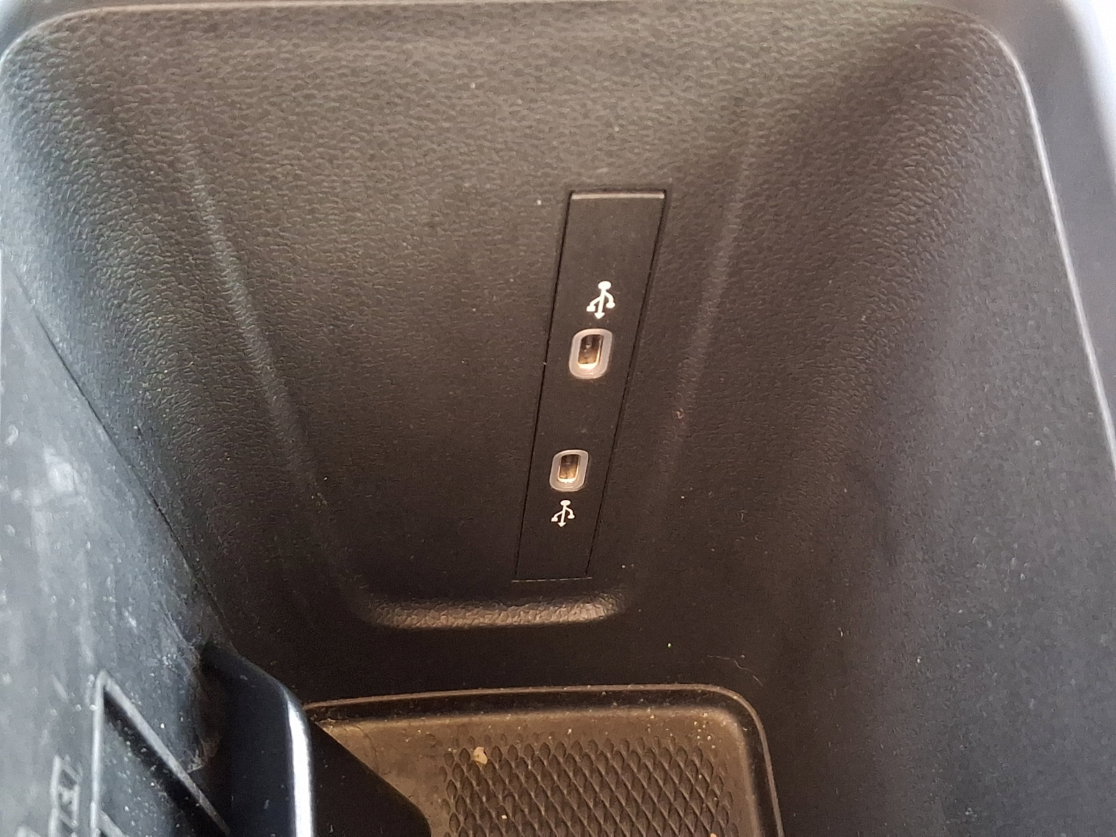 Certified 2025 Volkswagen Tiguan SE image 22